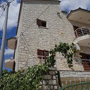 Pensión Eglent's Tourist House, Sarandë
